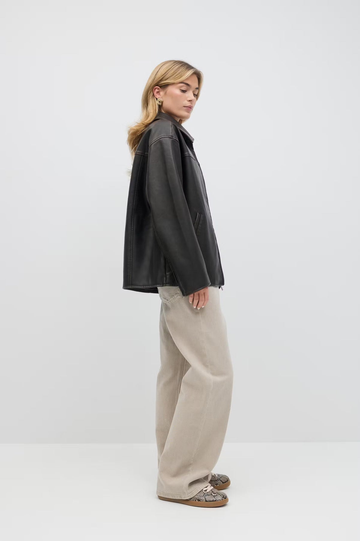Olivine Perfect Wide Jeans — product photo 6
